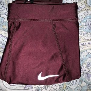 maroon women’s nike leggings